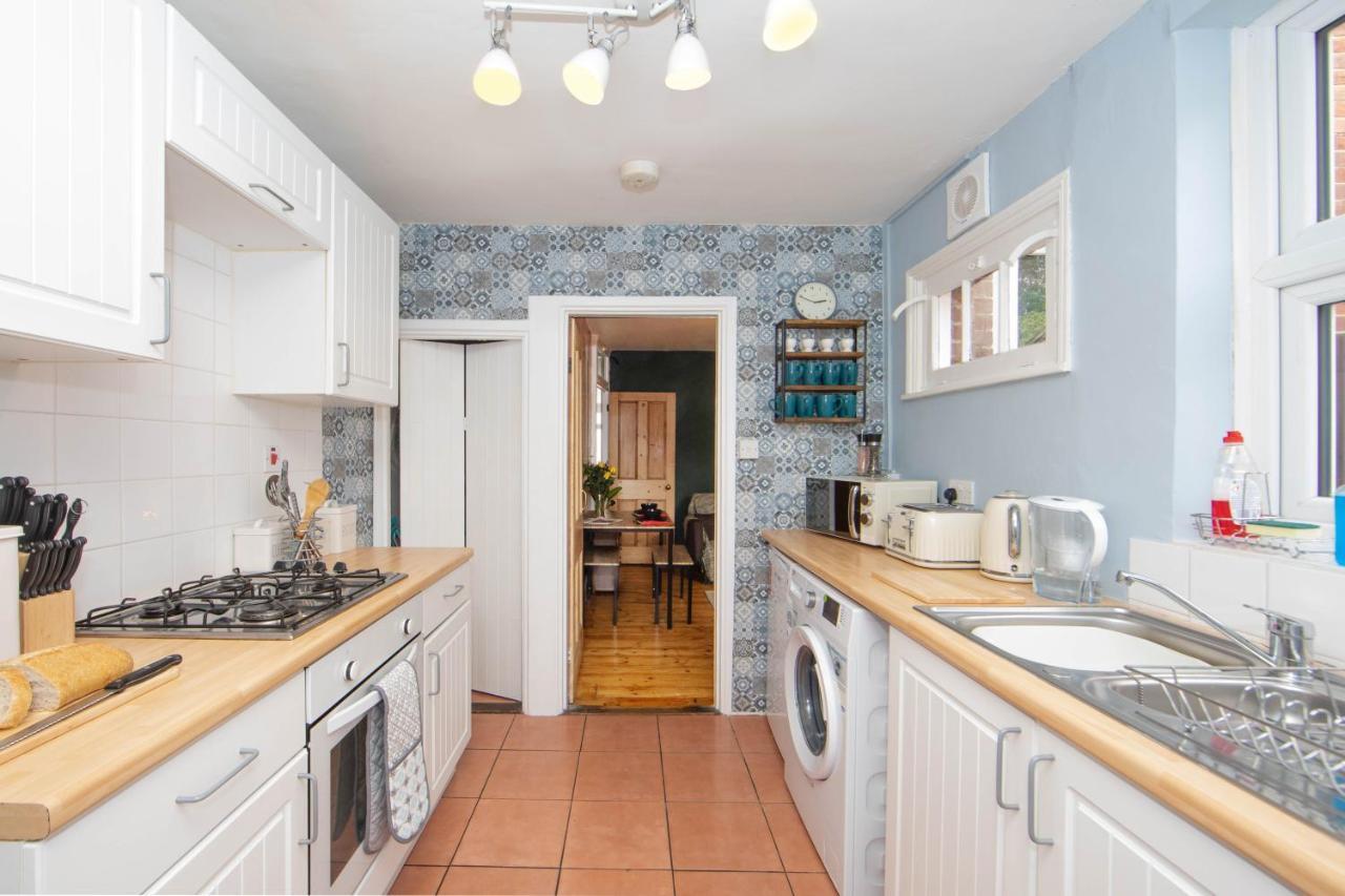 Cosy 3 Bedroom House - Private & Central - Ultra Wifi Canterbury Eksteriør bilde