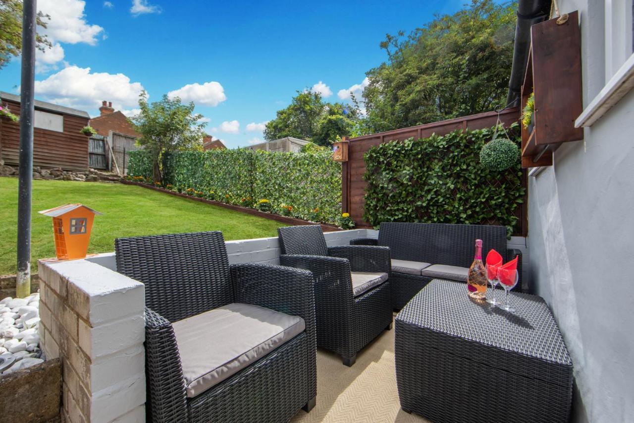 Cosy 3 Bedroom House - Private & Central - Ultra Wifi Canterbury Eksteriør bilde