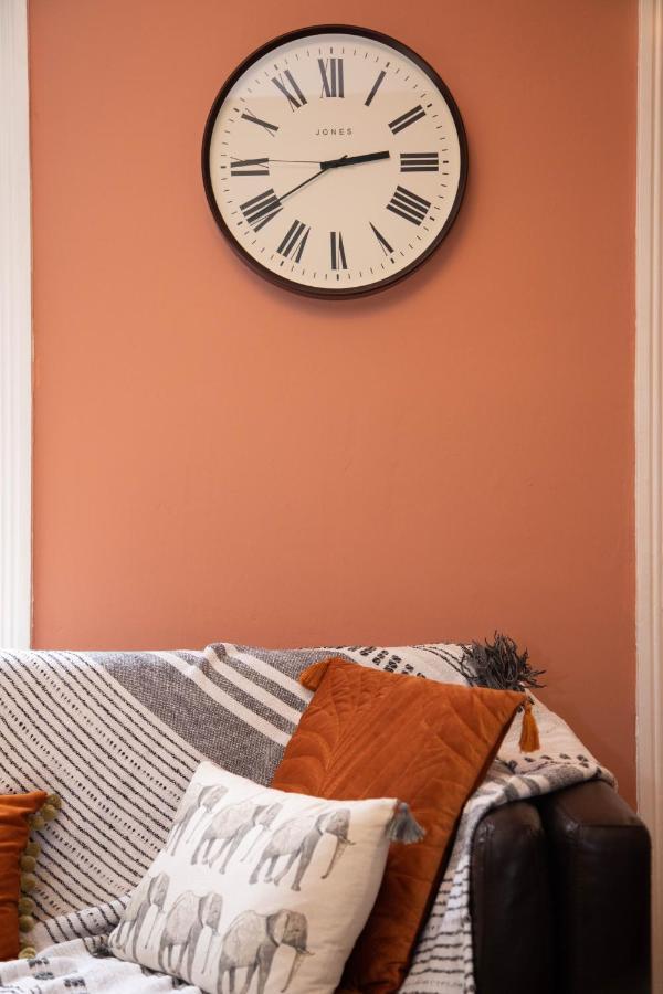 Cosy 3 Bedroom House - Private & Central - Ultra Wifi Canterbury Eksteriør bilde