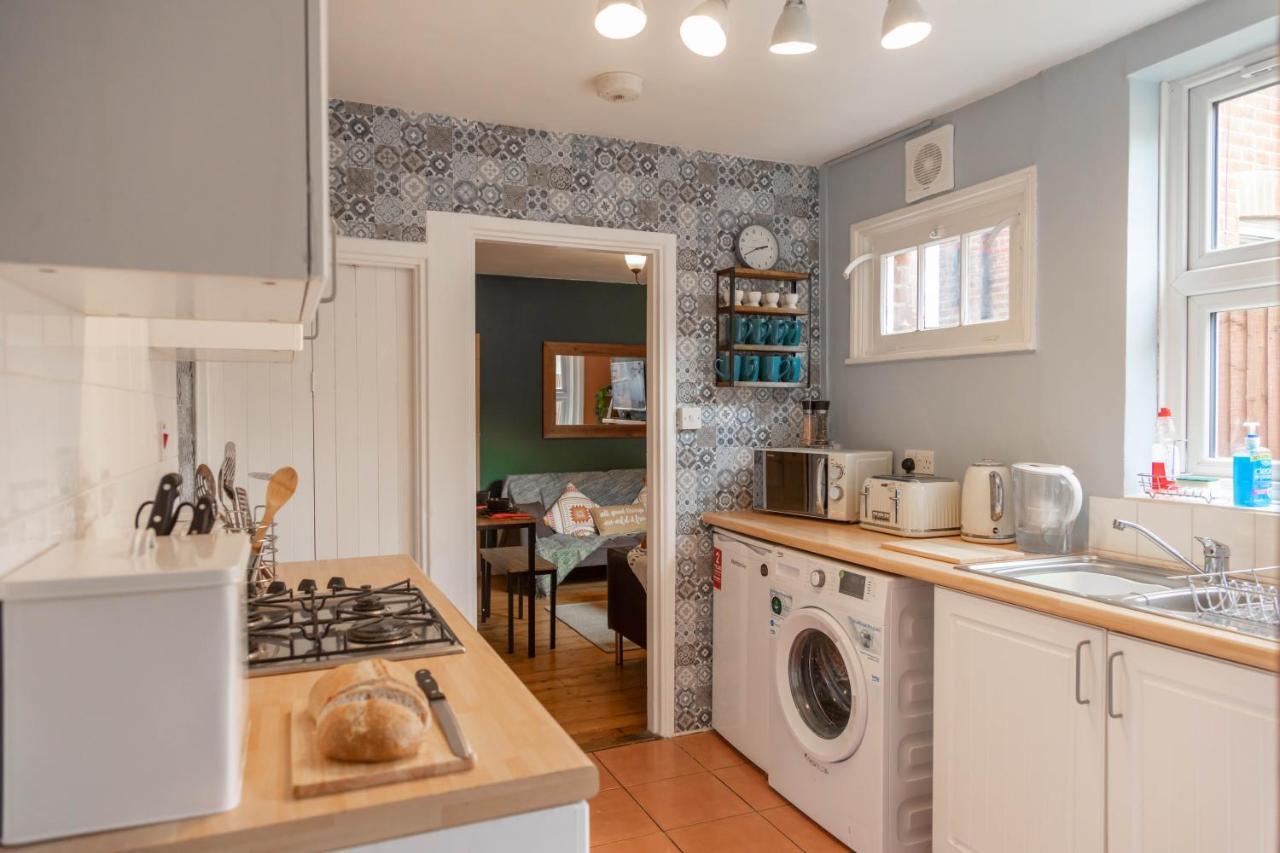 Cosy 3 Bedroom House - Private & Central - Ultra Wifi Canterbury Eksteriør bilde