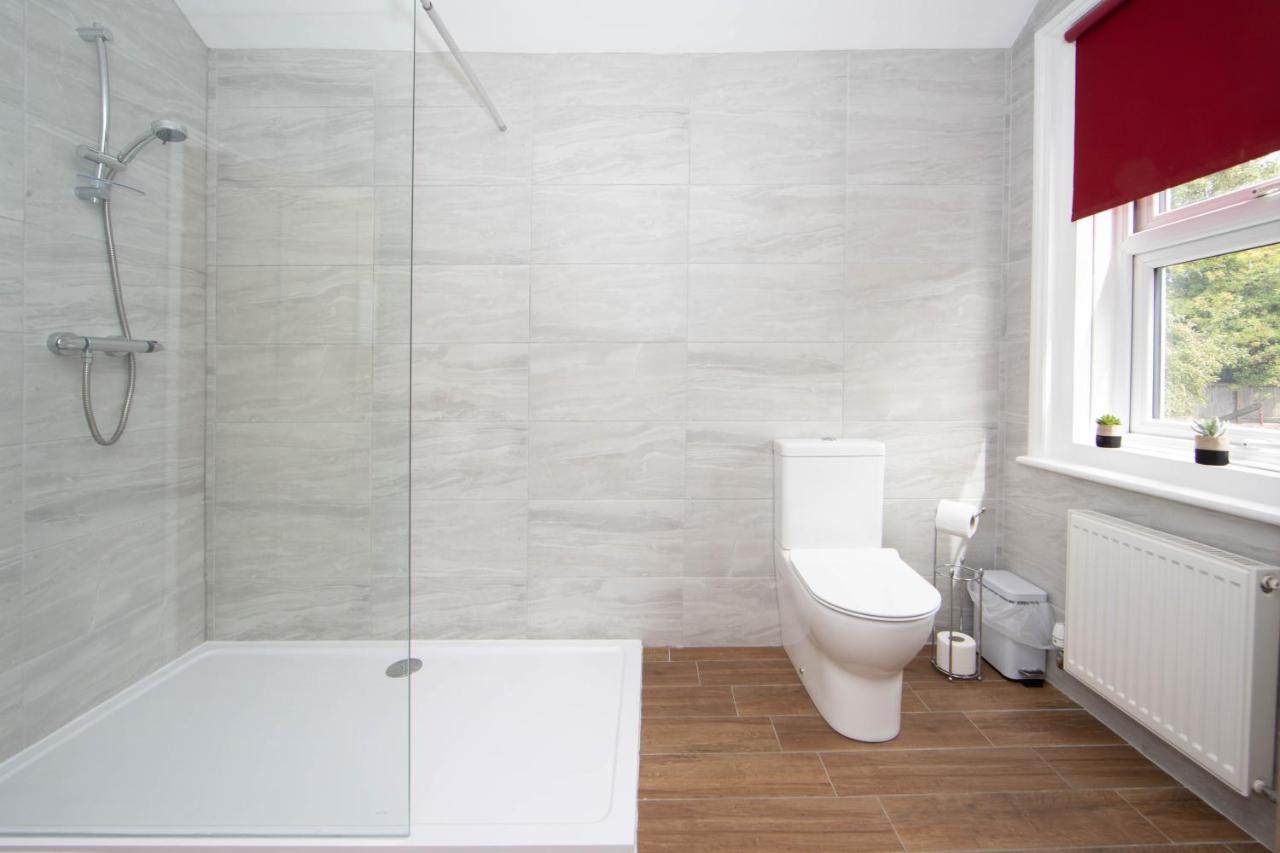 Cosy 3 Bedroom House - Private & Central - Ultra Wifi Canterbury Eksteriør bilde